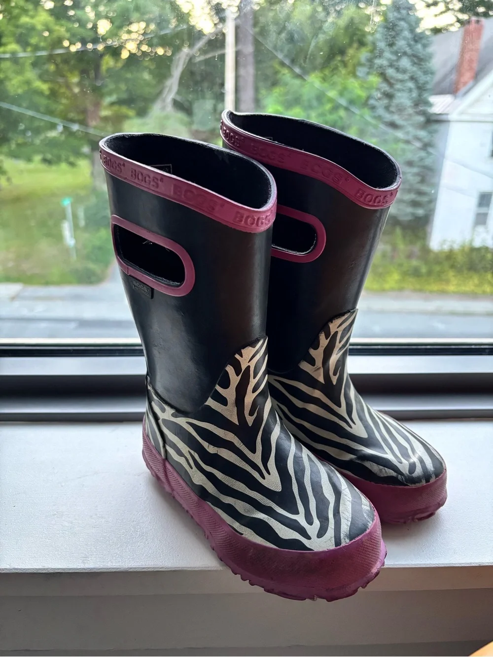 Bogs Kids Black Zebra Rain Boots with Pink Trim